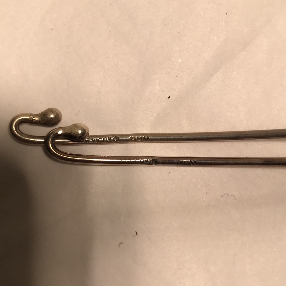 Elegant Silver Women's Necklace - Picture 2 of 4